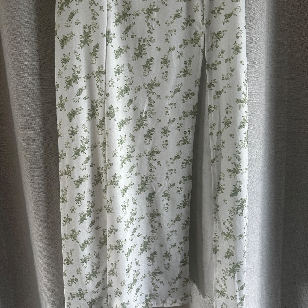 Spring dress - Picture 3 of 5